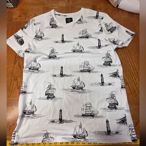 19/91 Carry Men's T-Shirt Size XL Sail Boats And Lighthouse White